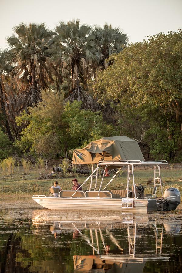 Thamalakane River Lodge Маун Екстер'єр фото