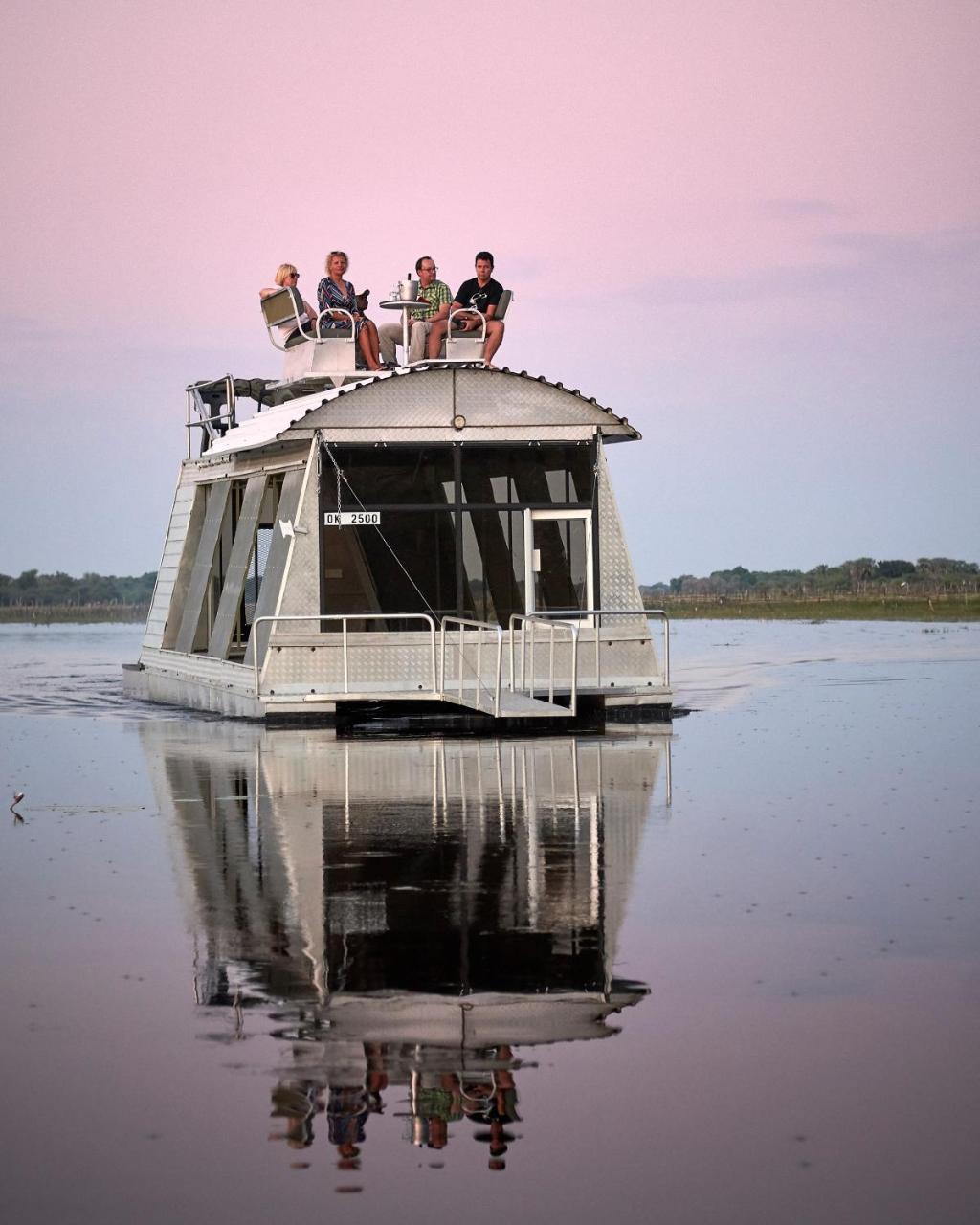 Thamalakane River Lodge Маун Екстер'єр фото